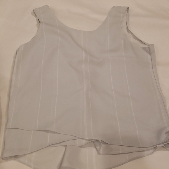 Sleeveless woven top - Picture 4 of 5